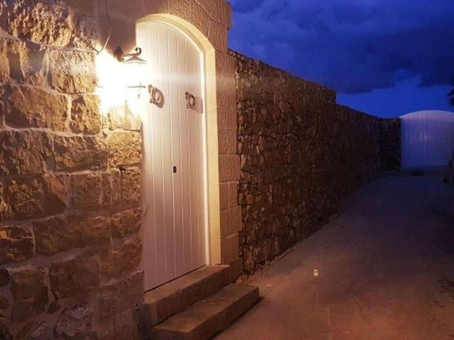 Farmhouse Villa With Large Pool And Garden In Gozo Għarb Exterior foto