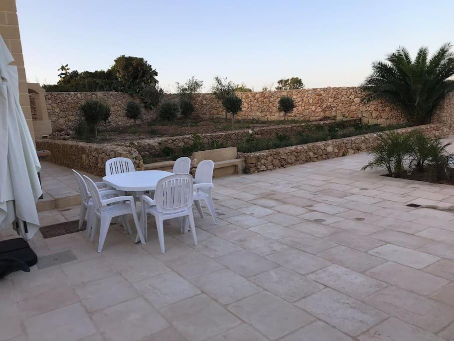 Farmhouse Villa With Large Pool And Garden In Gozo Għarb Exterior foto